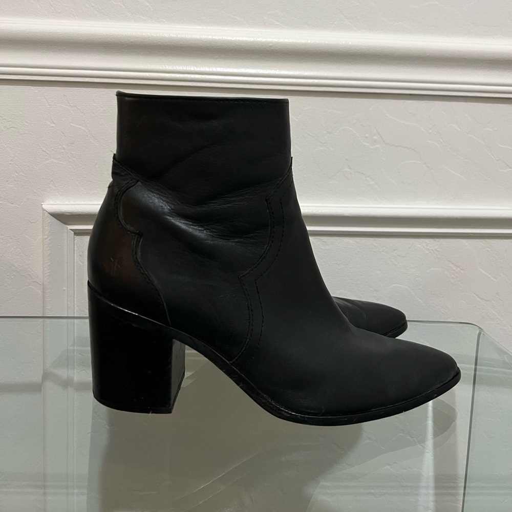 Frye Flynn Short Inside Zip Black Leather Boots Size 11 - Picture 3 of 15